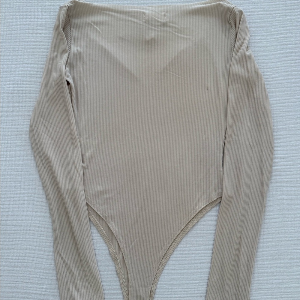 Meshki Basics Cream Ribbed Top - Picture 3 of 3